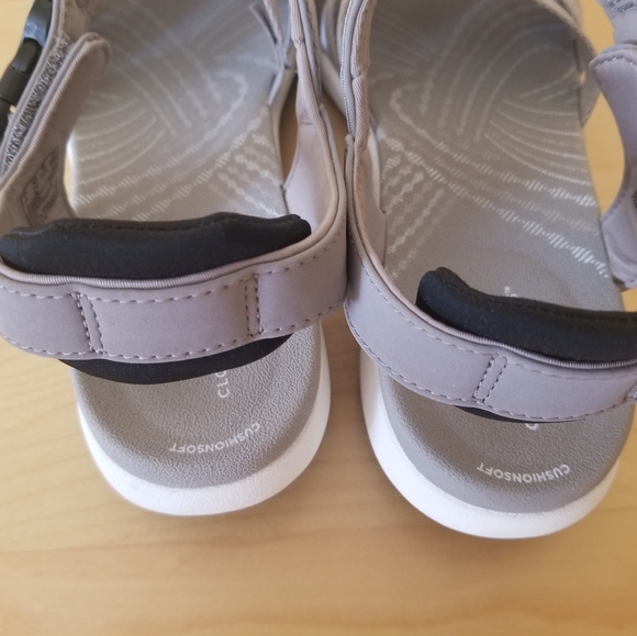 Clarks Cloudsteppers Sandals Women's Size 10M - Picture 13 of 14